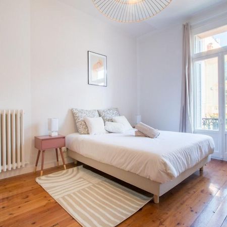 Spacious 2-Bedroom In The Centre Of Menton Exteriér fotografie