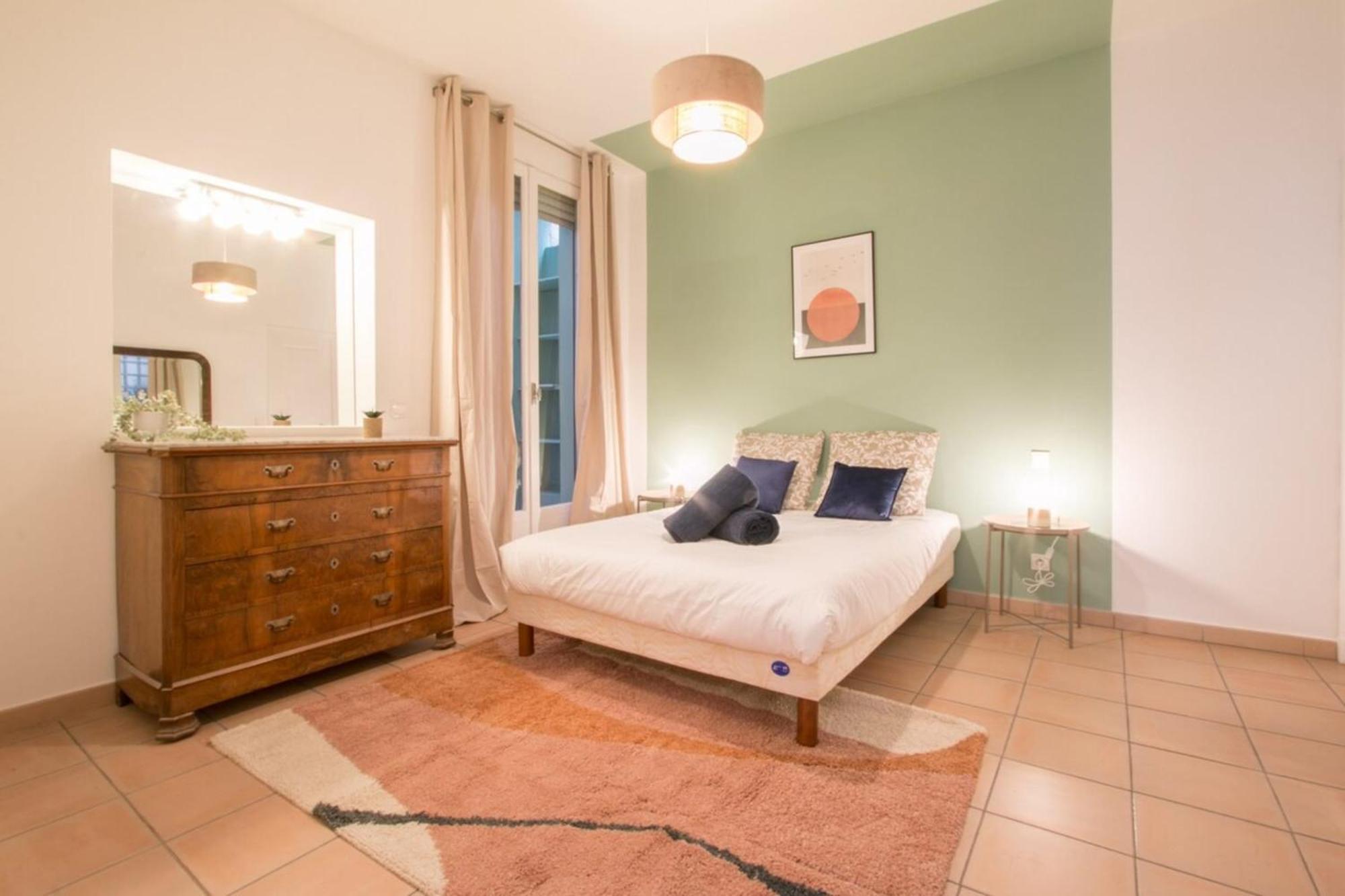 Spacious 2-Bedroom In The Centre Of Menton Exteriér fotografie