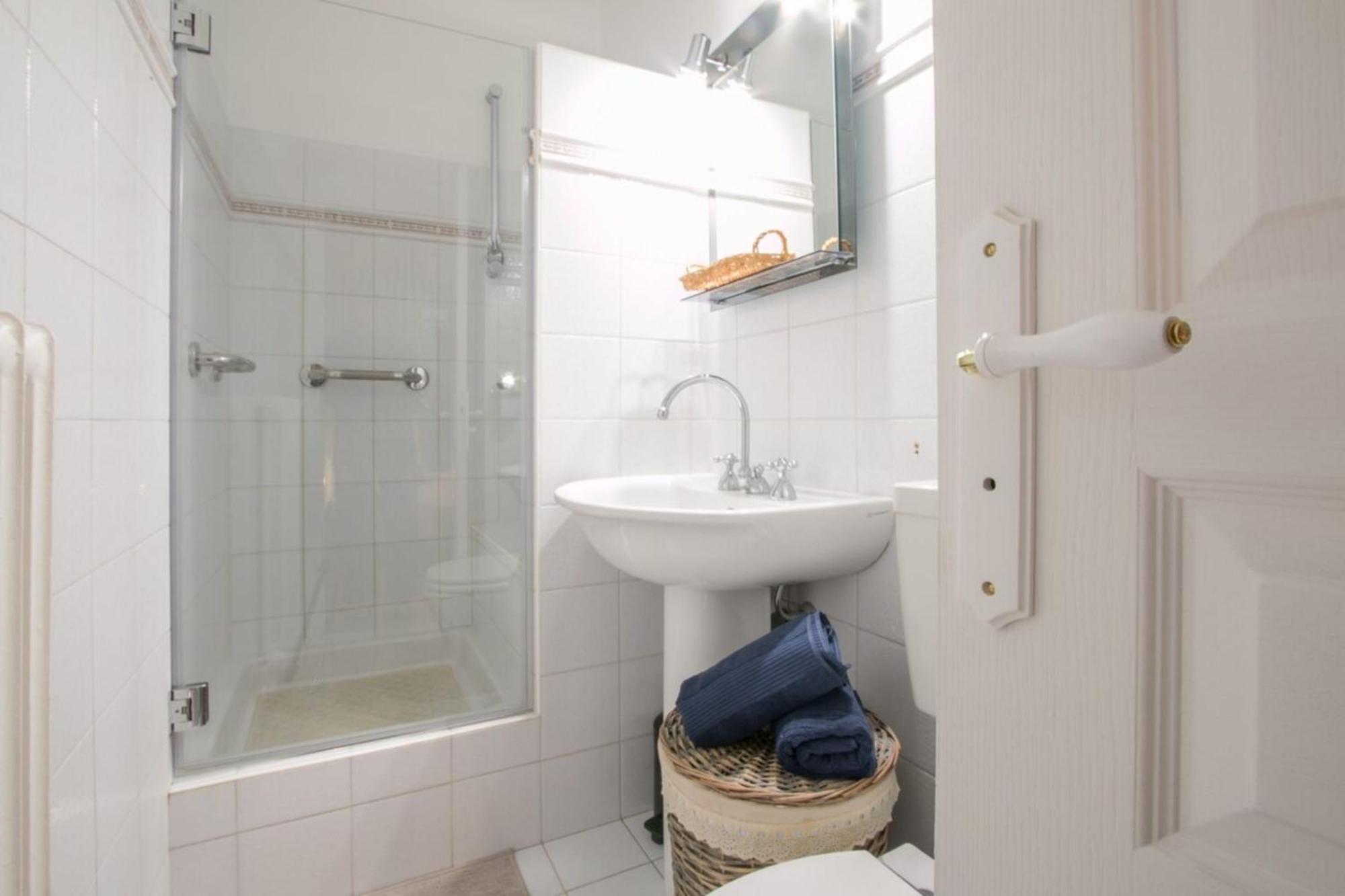 Spacious 2-Bedroom In The Centre Of Menton Exteriér fotografie